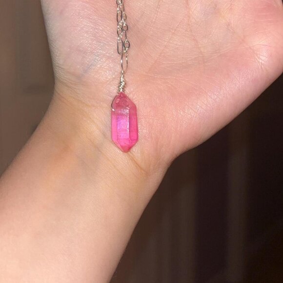Rose Aura quartz crystal necklace - Picture 2 of 3